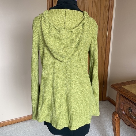 GURU Active Chartreuse Green Hooded Pullover Sweater Medium - Picture 3 of 9
